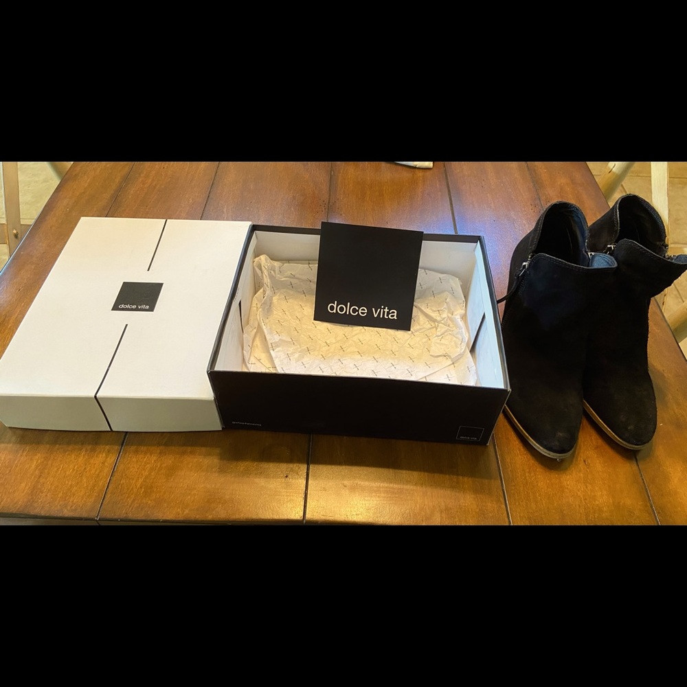 Dolce Vita Hixon black suede booties